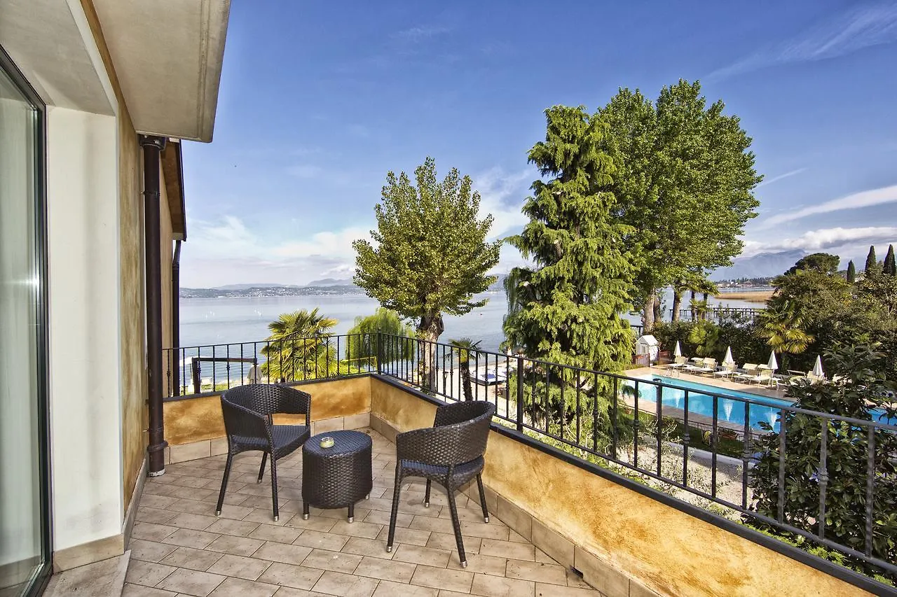 ***  Hotel La Rondine Sirmione Italy