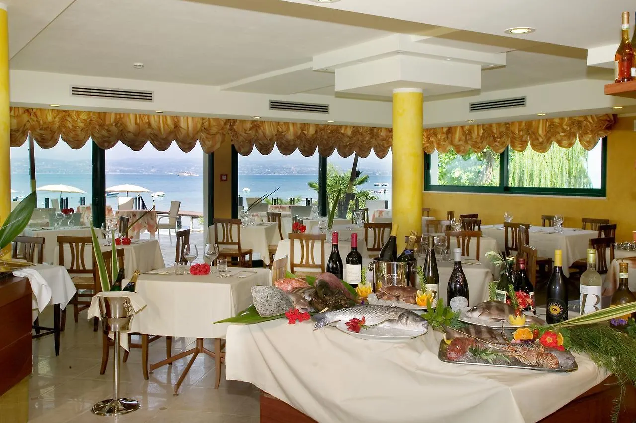 ***  Hotel La Rondine Sirmione Italy