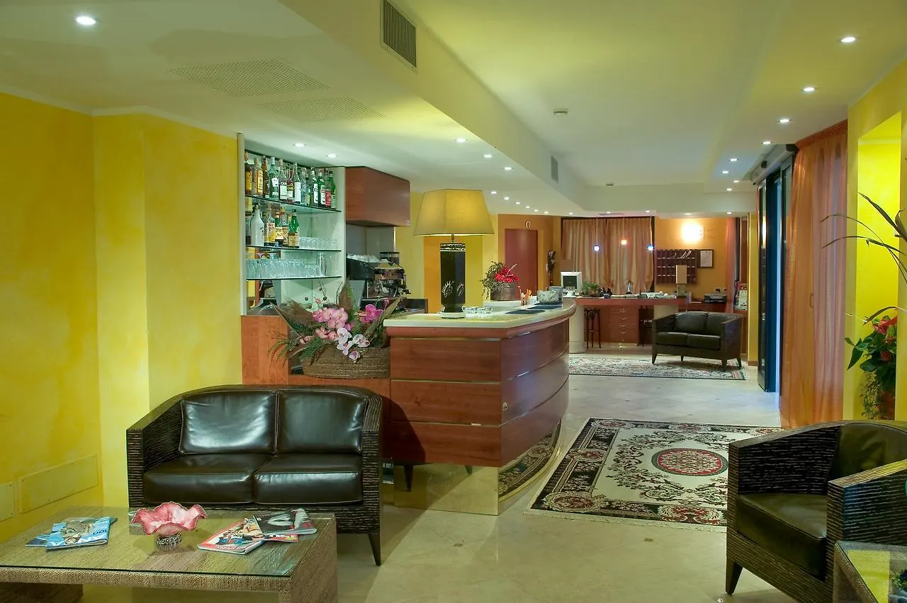 ***  Hotel La Rondine Sirmione Italy