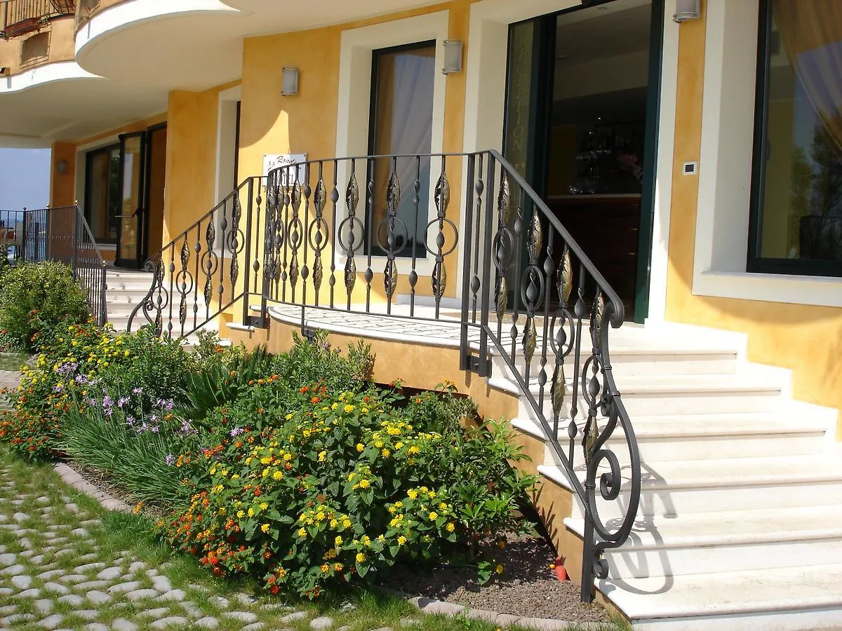 Hotel La Rondine Sirmione 3*,