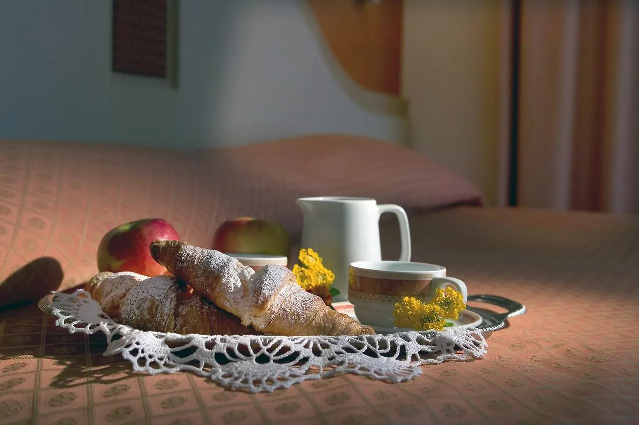 Hotel La Rondine Sirmione