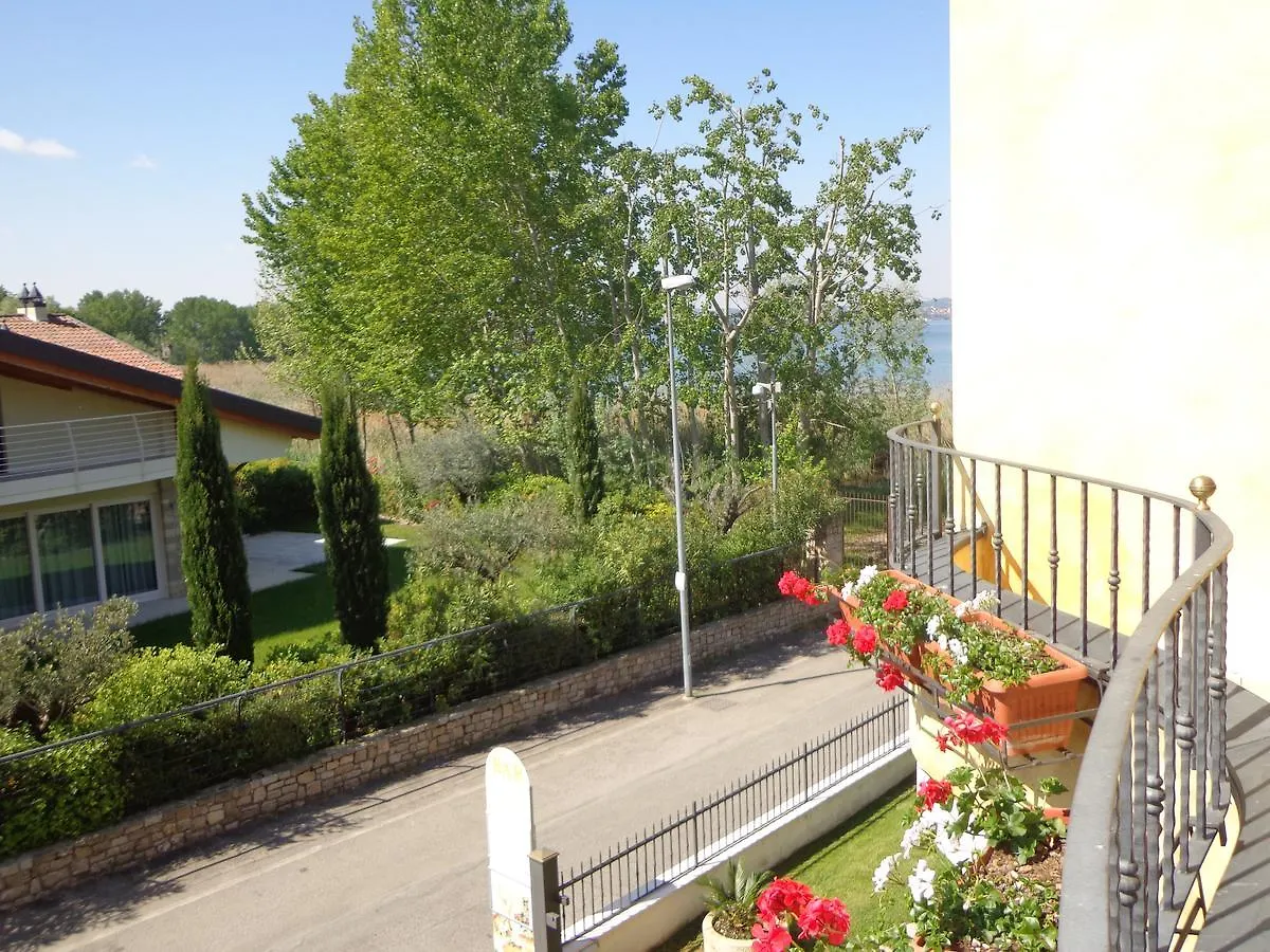 ***  Hotel La Rondine 西尔米奥奈 意大利